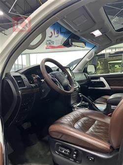 تۆیۆتا لاند کروزەر